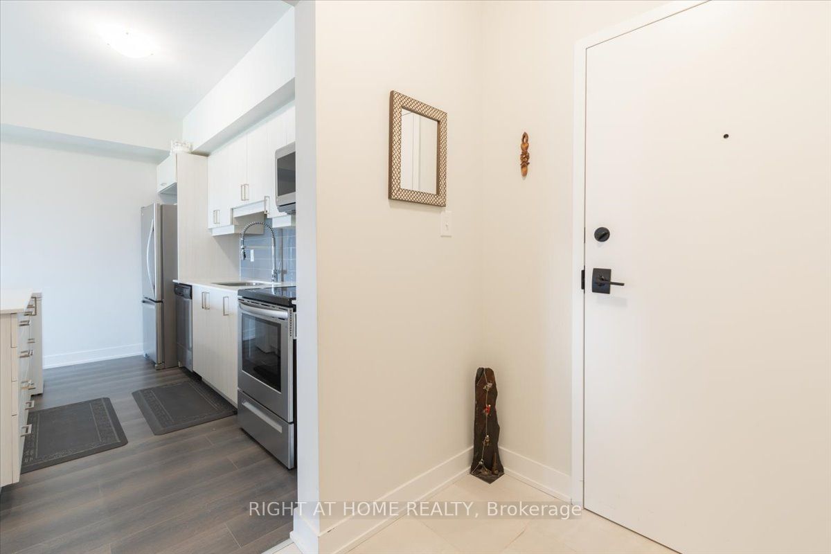 6 SPICE Way, unit 303 for sale - image #3