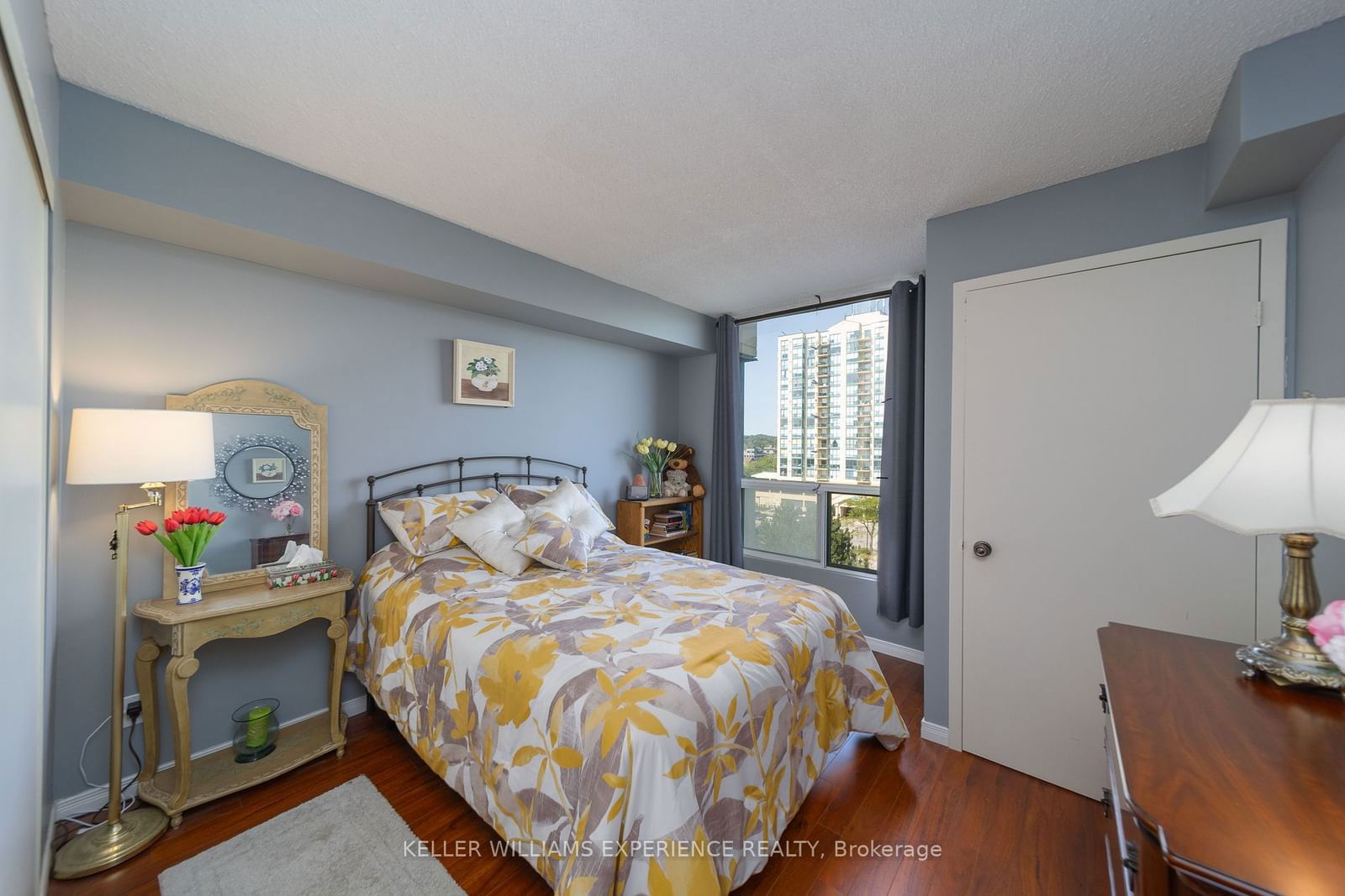 75 Ellen St, unit 709 for sale - image #13