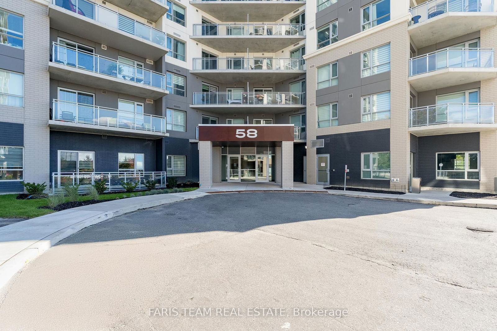 58 Lakeside Terr, unit 812 for sale