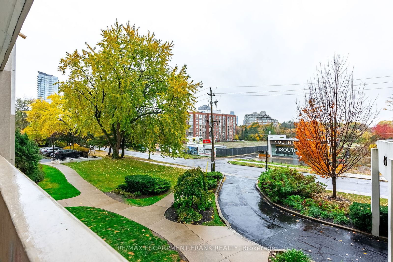 Grenadier Gardens, West End, Toronto