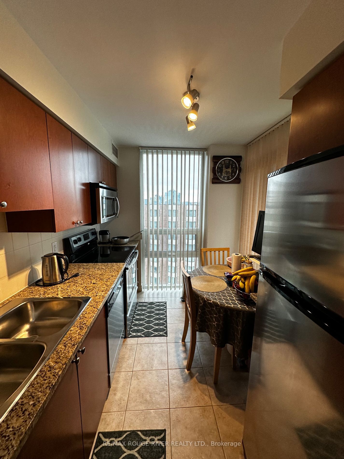 208 Enfield Pl, unit 1609 for sale