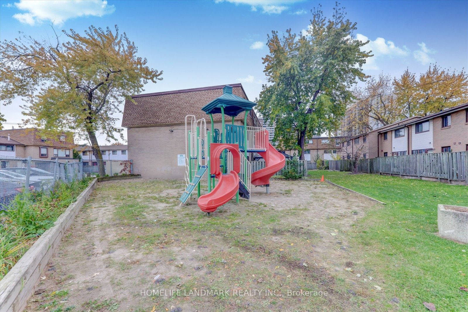 263 Fleetwood Cres for sale 