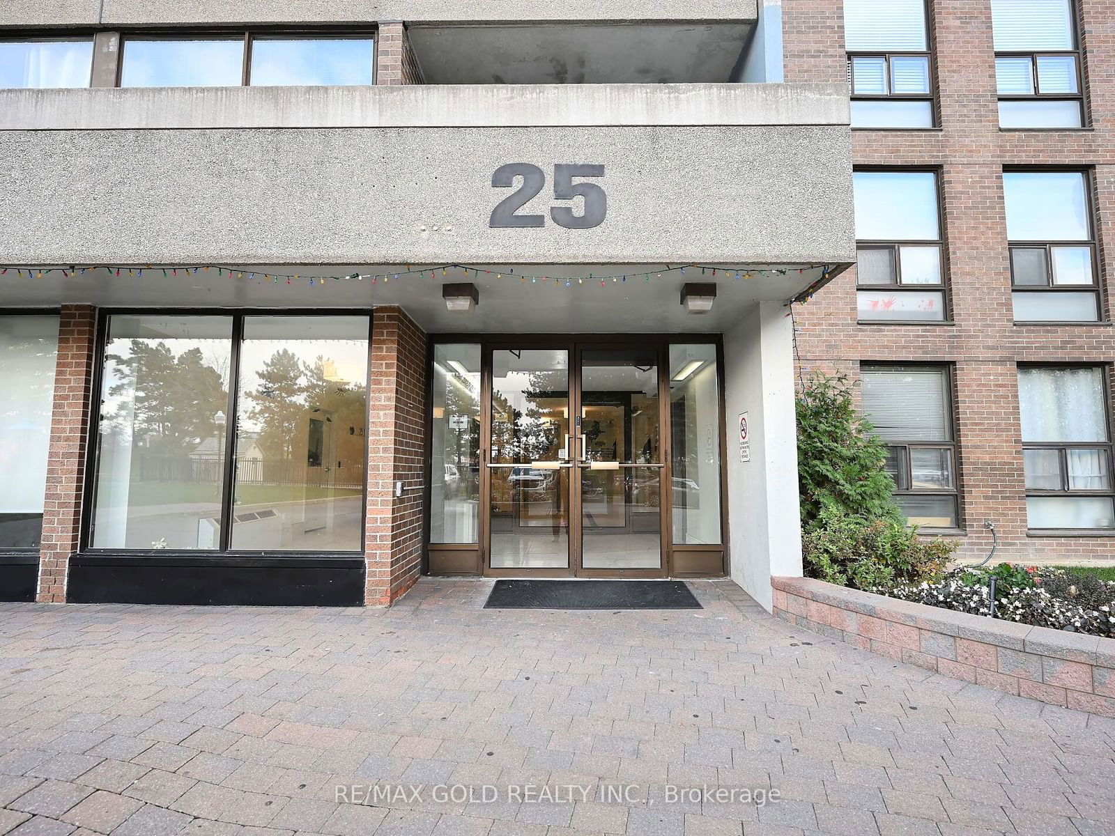 25 Kensington Rd N, unit 1911 for sale