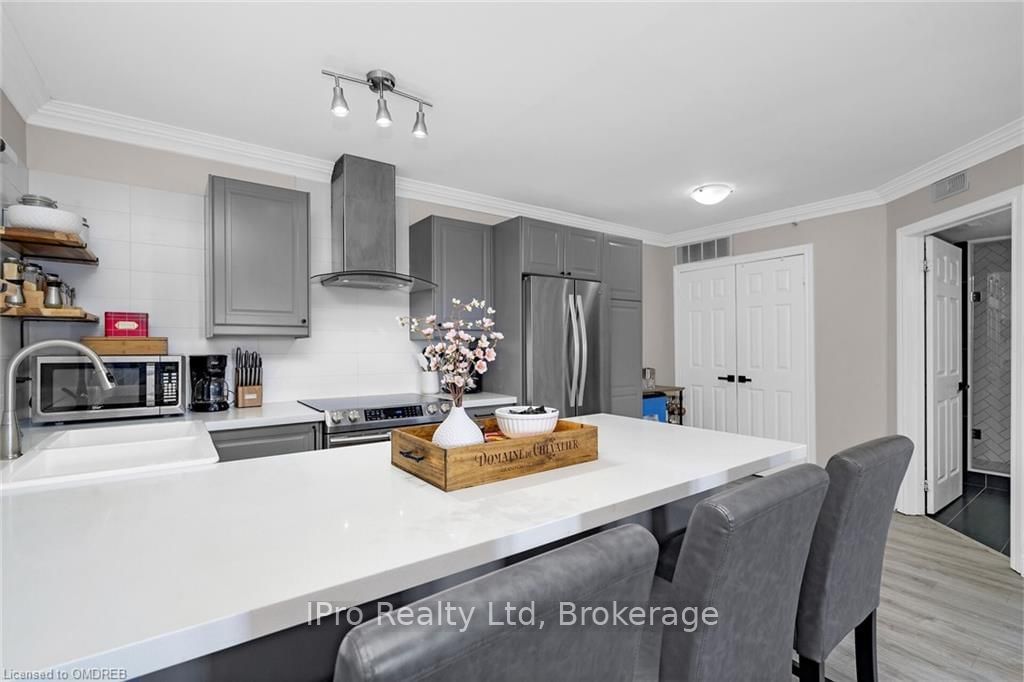 1451 WALKER'S Line, unit 314 for sale