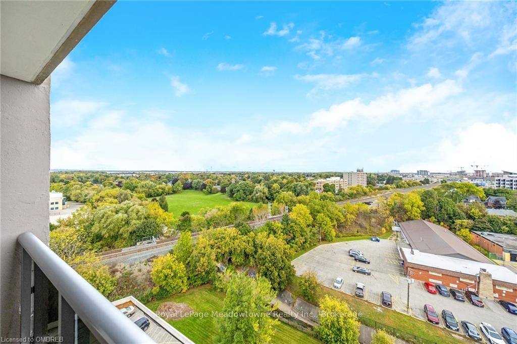 81 MILLSIDE Dr, unit 1202 for sale