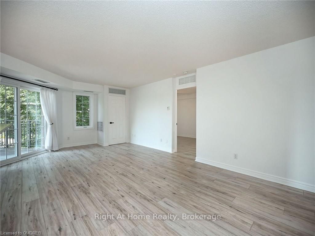 2301 PARKHAVEN Blvd, unit 204 for sale