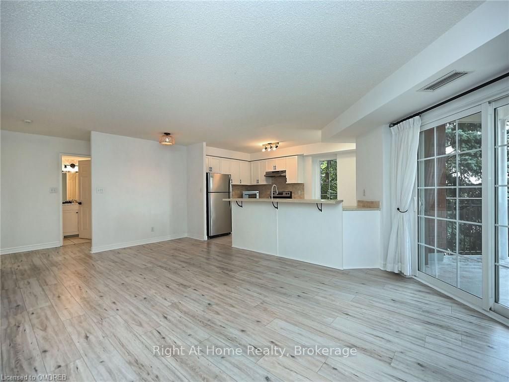 2301 PARKHAVEN Blvd, unit 204 for sale