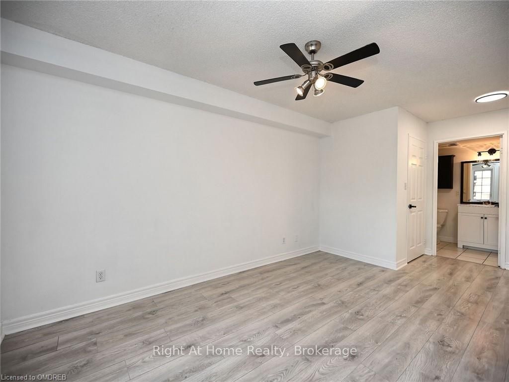 2301 PARKHAVEN Blvd, unit 204 for sale