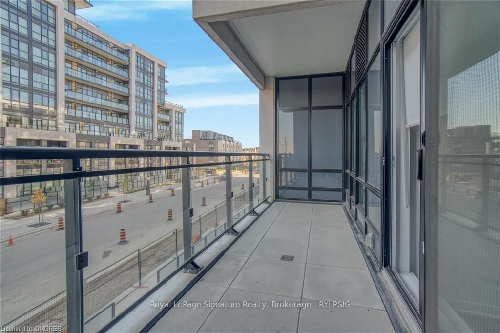 395 DUNDAS St W, unit 222 for rent