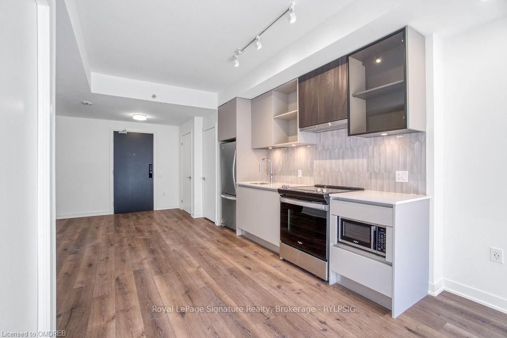 395 DUNDAS St W, unit 620 for rent