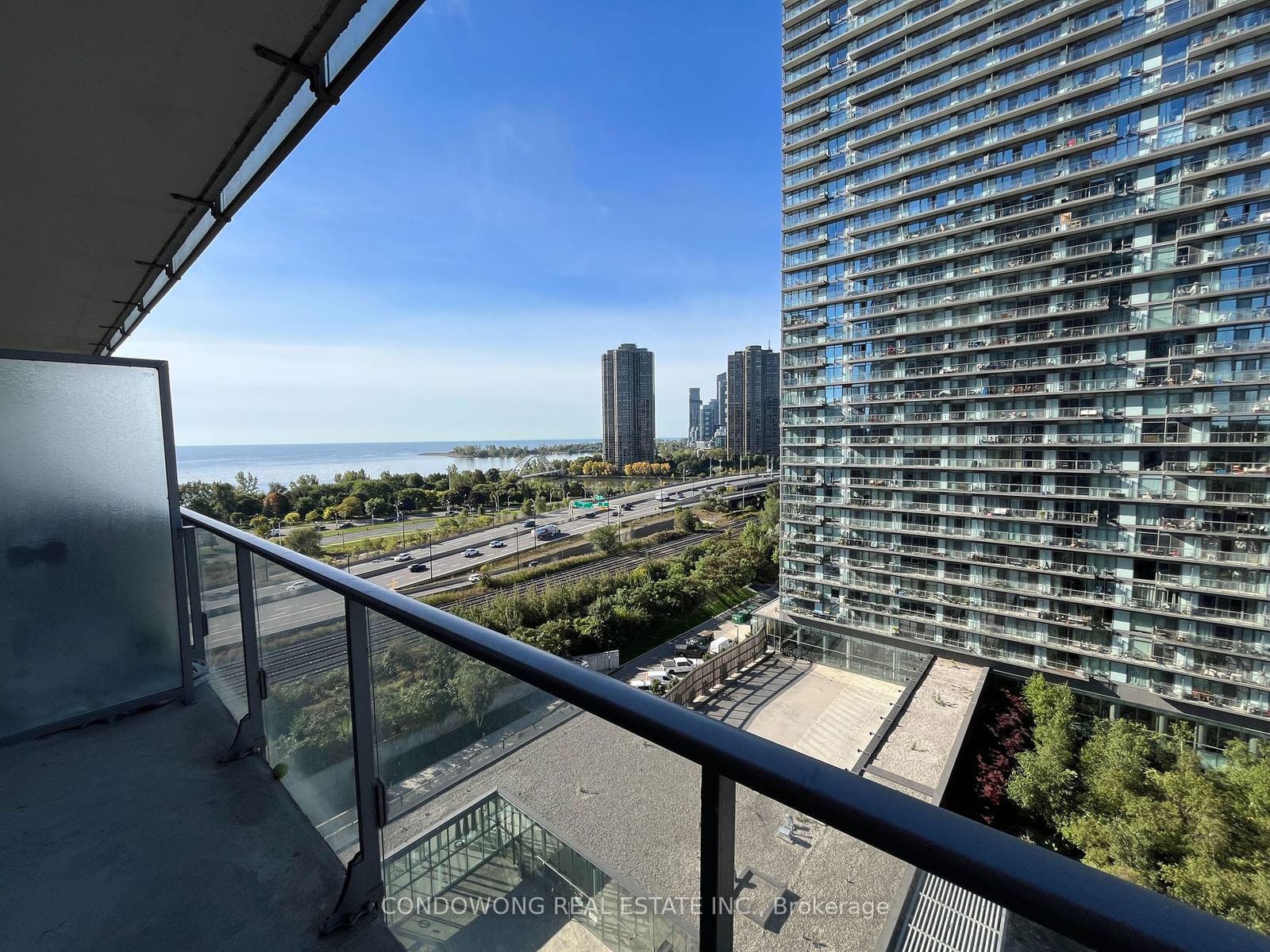 103 The Queensway, unit 1211 for rent