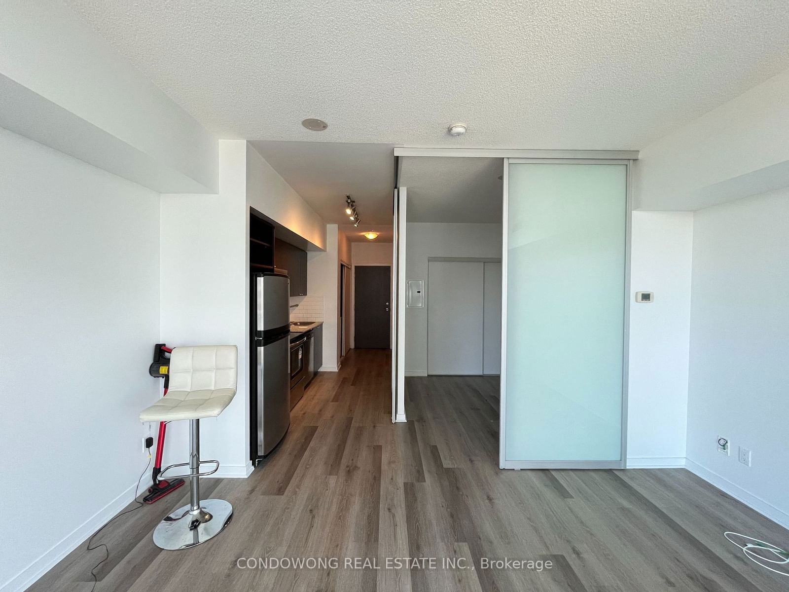 103 The Queensway, unit 1211 for rent