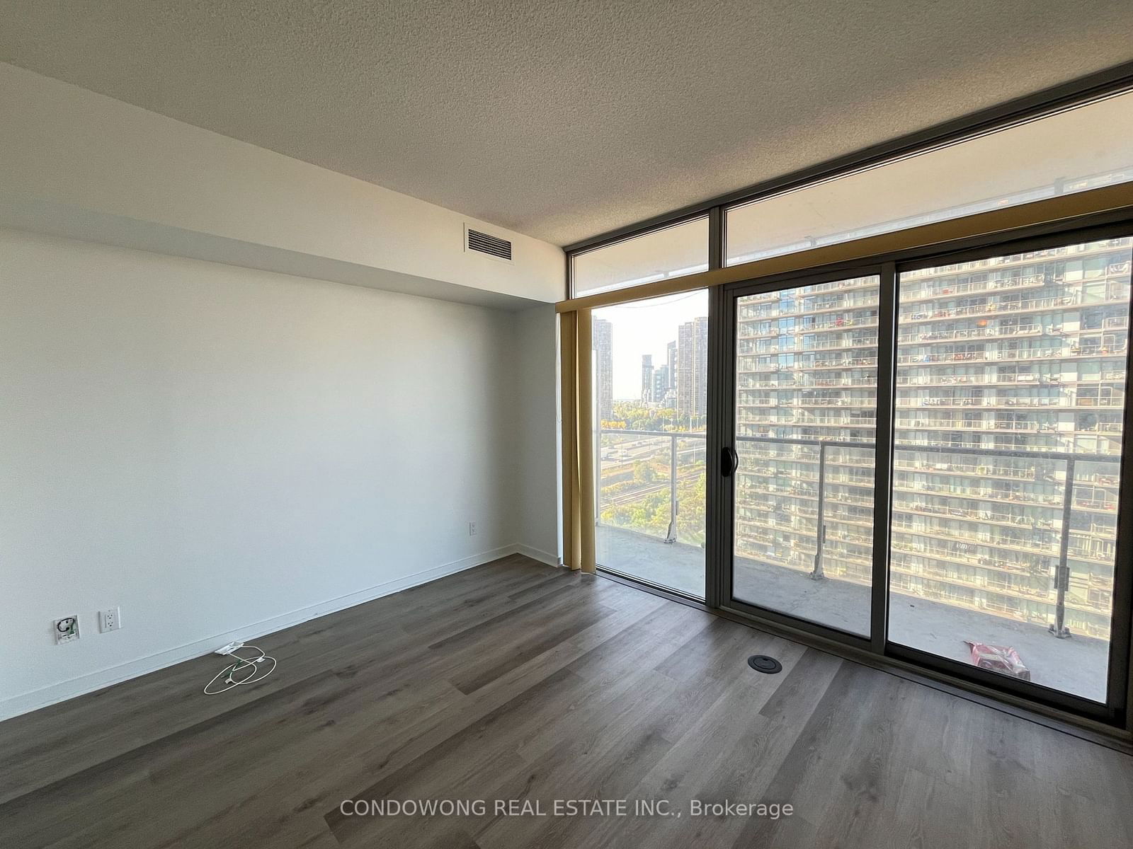 103 The Queensway, unit 1211 for rent