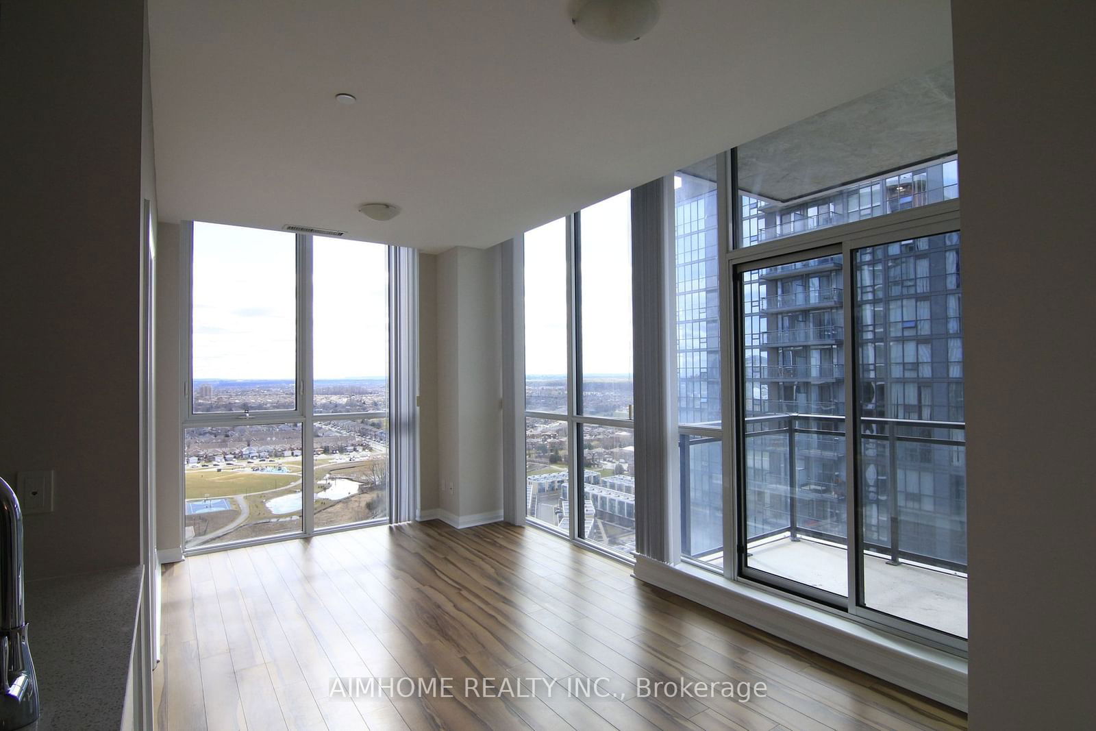 55 Eglinton Ave W, unit 2102 for rent