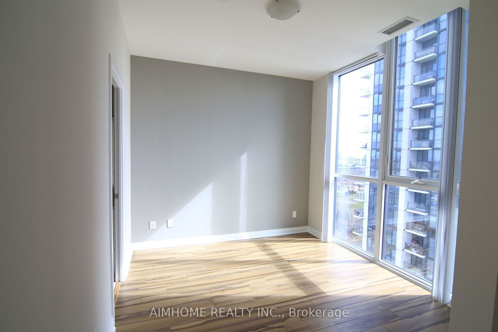 55 Eglinton Ave W, unit 2102 for rent