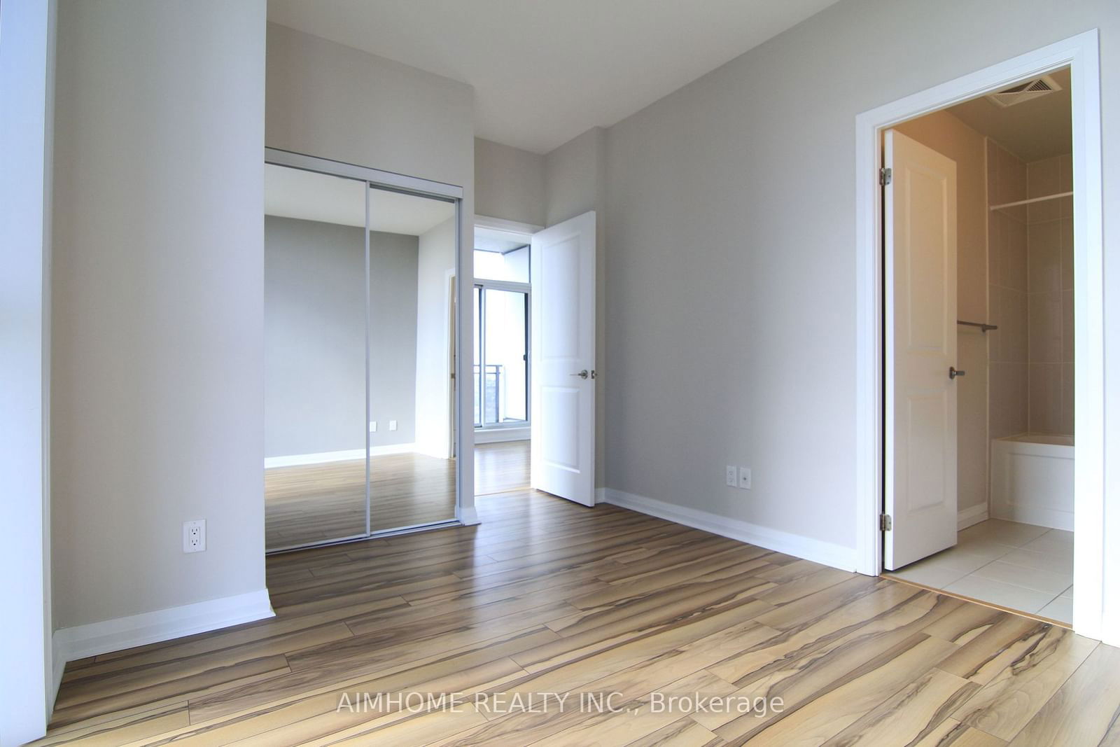 55 Eglinton Ave W, unit 2102 for rent