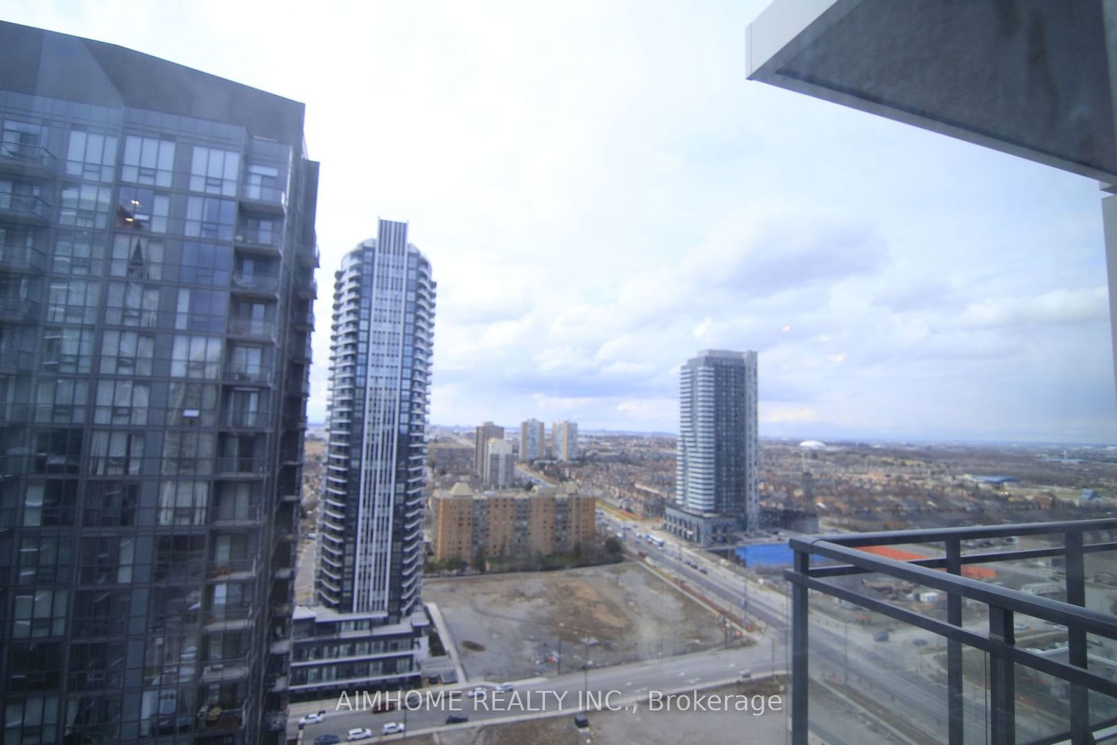 55 Eglinton Ave W, unit 2102 for rent