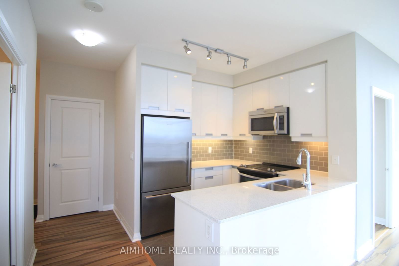 55 Eglinton Ave W, unit 2102 for rent