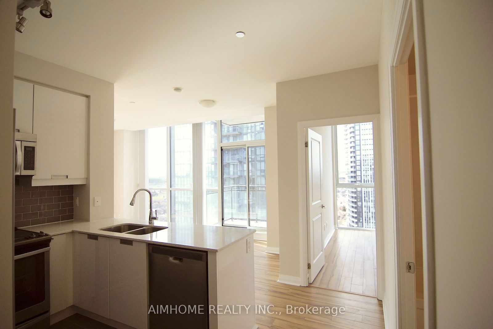 55 Eglinton Ave W, unit 2102 for rent