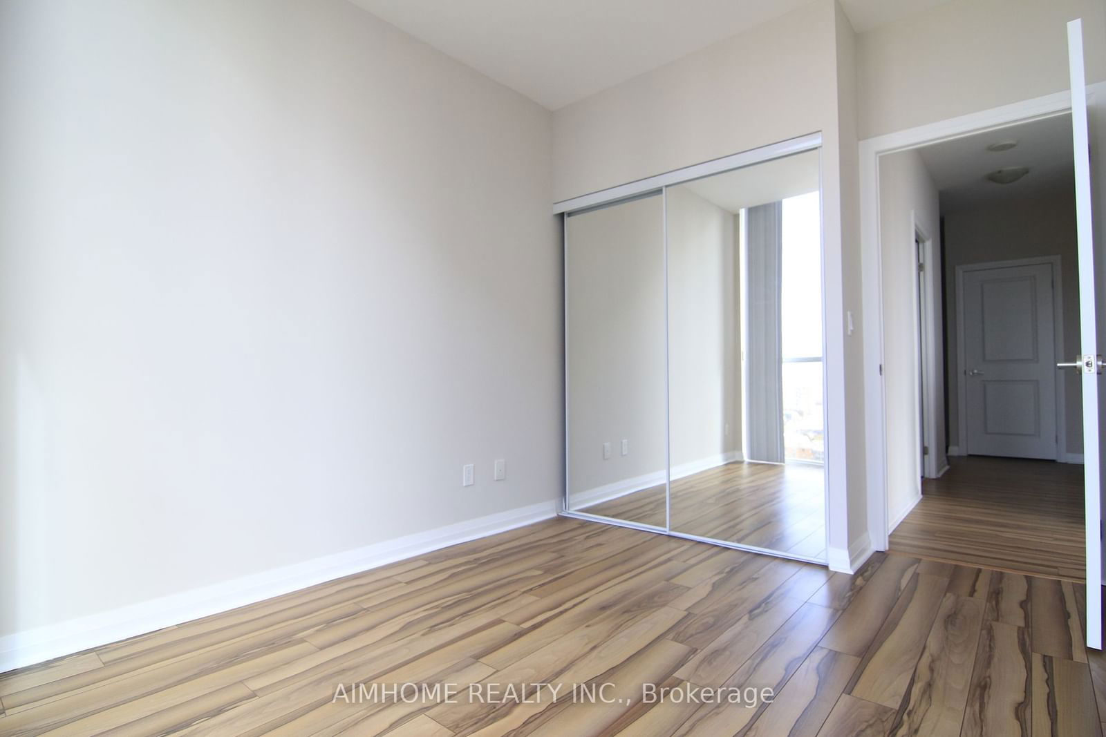 55 Eglinton Ave W, unit 2102 for rent