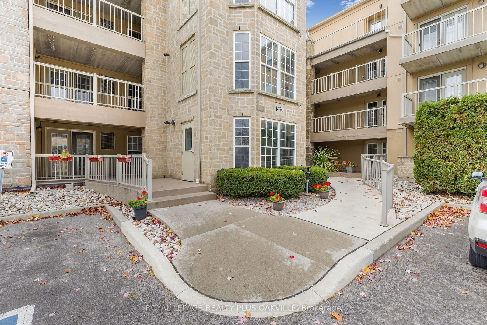 1470 Bishops Gate, unit 409 for sale