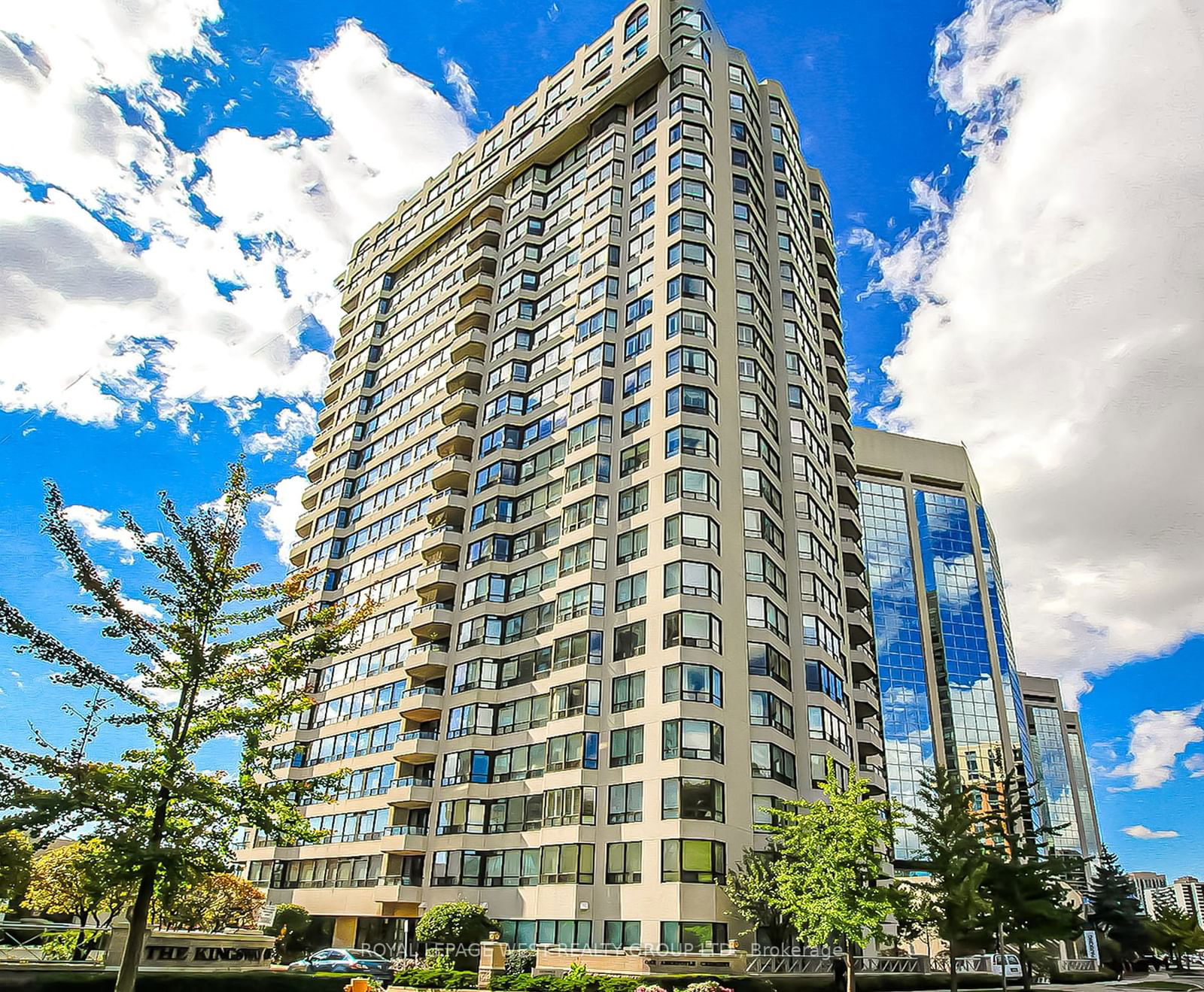 1 Aberfoyle Crescent St S, unit 402 for sale