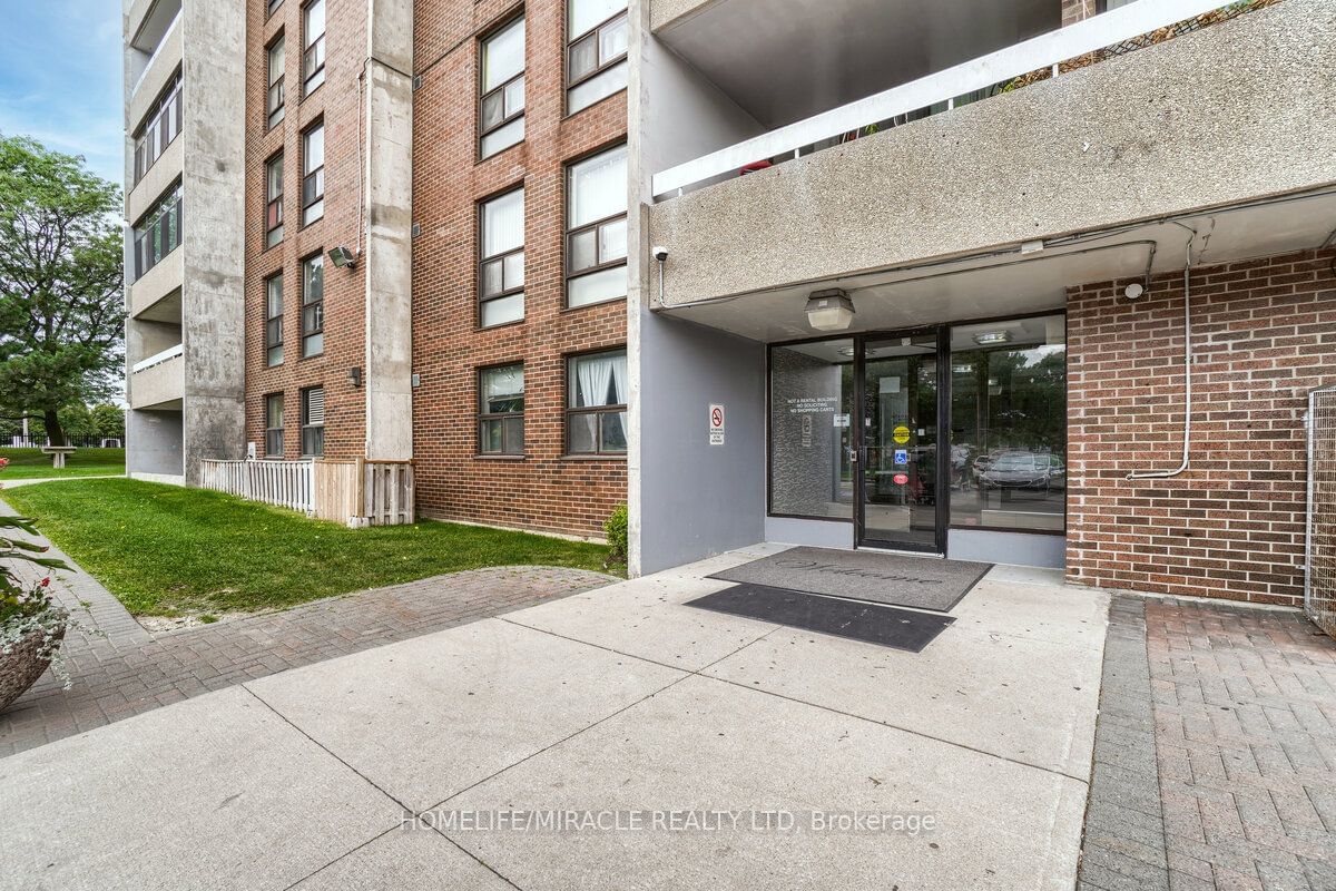 15 Kensington Rd, unit 1703 for rent