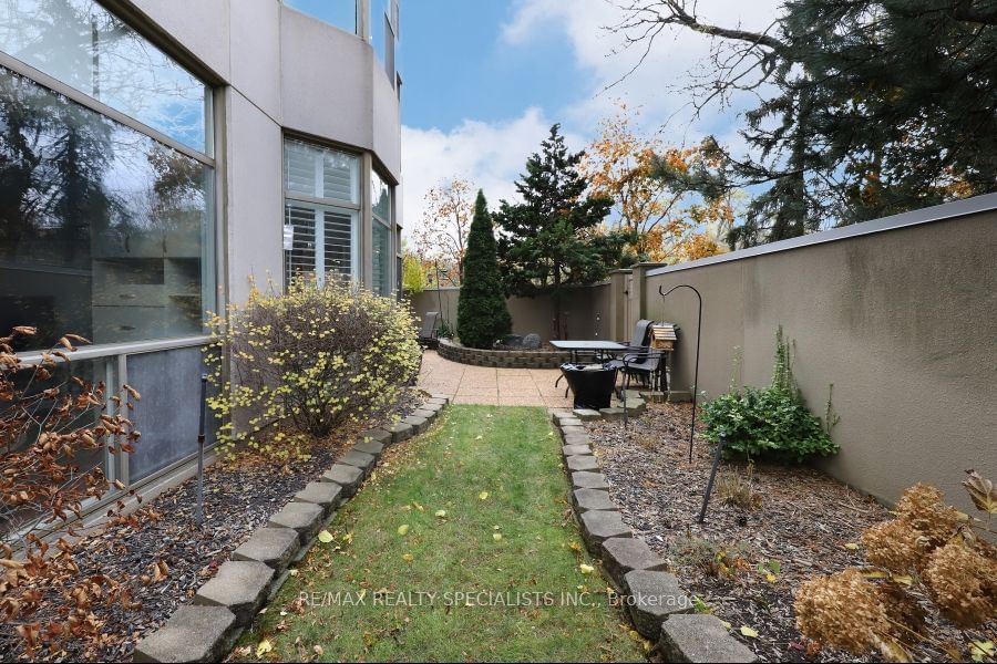 1700 The Collegeway Way, unit 109 for sale