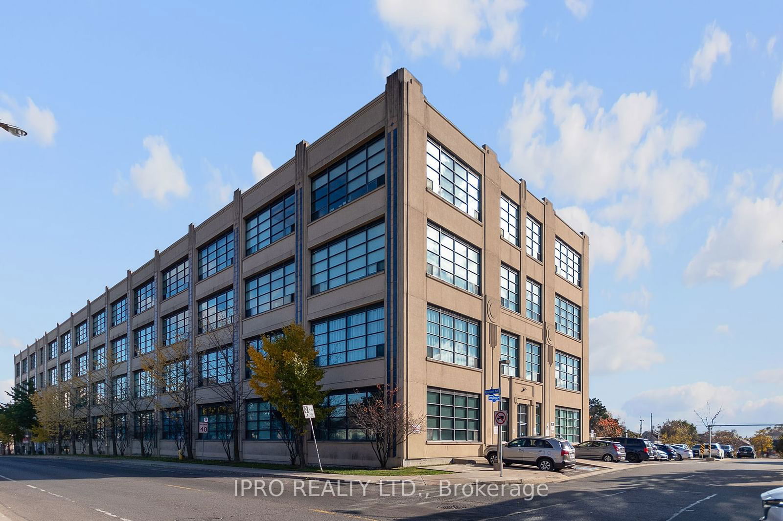 1001 Roselawn Ave, unit 319 for rent