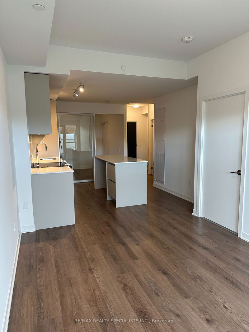 395 Dundas St W, unit 103 for rent