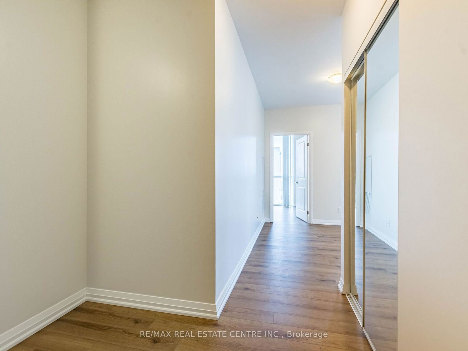 75 Eglinton Ave W, unit 2502 for rent