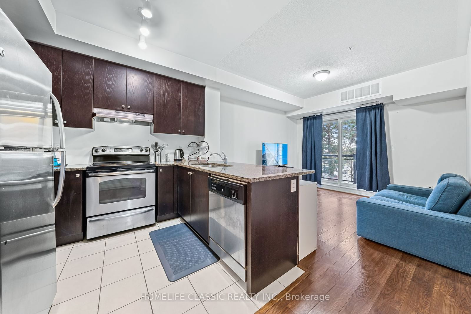 570 Lolita Gdns, unit 203 for sale