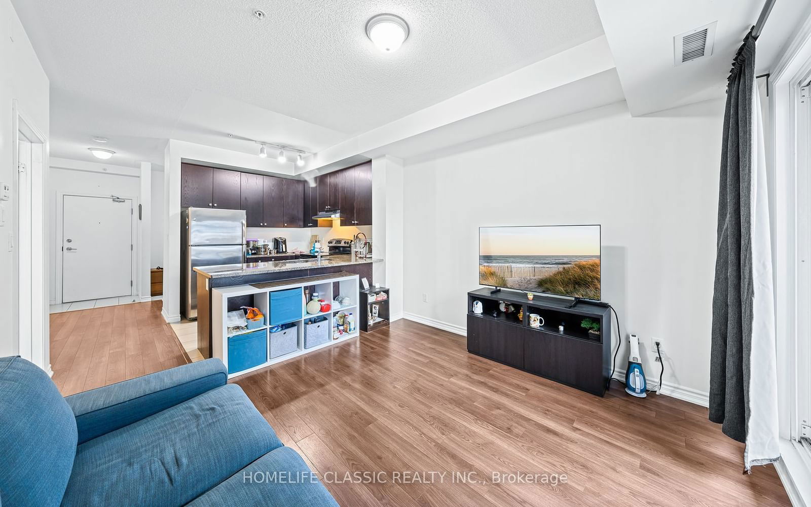 570 Lolita Gdns, unit 203 for sale