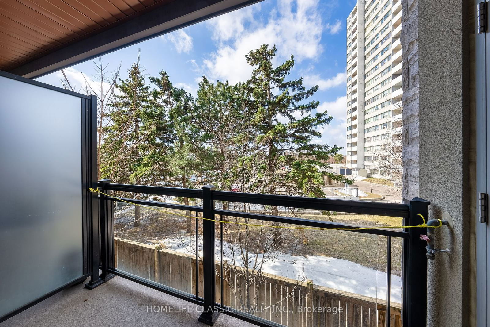 570 Lolita Gdns, unit 203 for sale