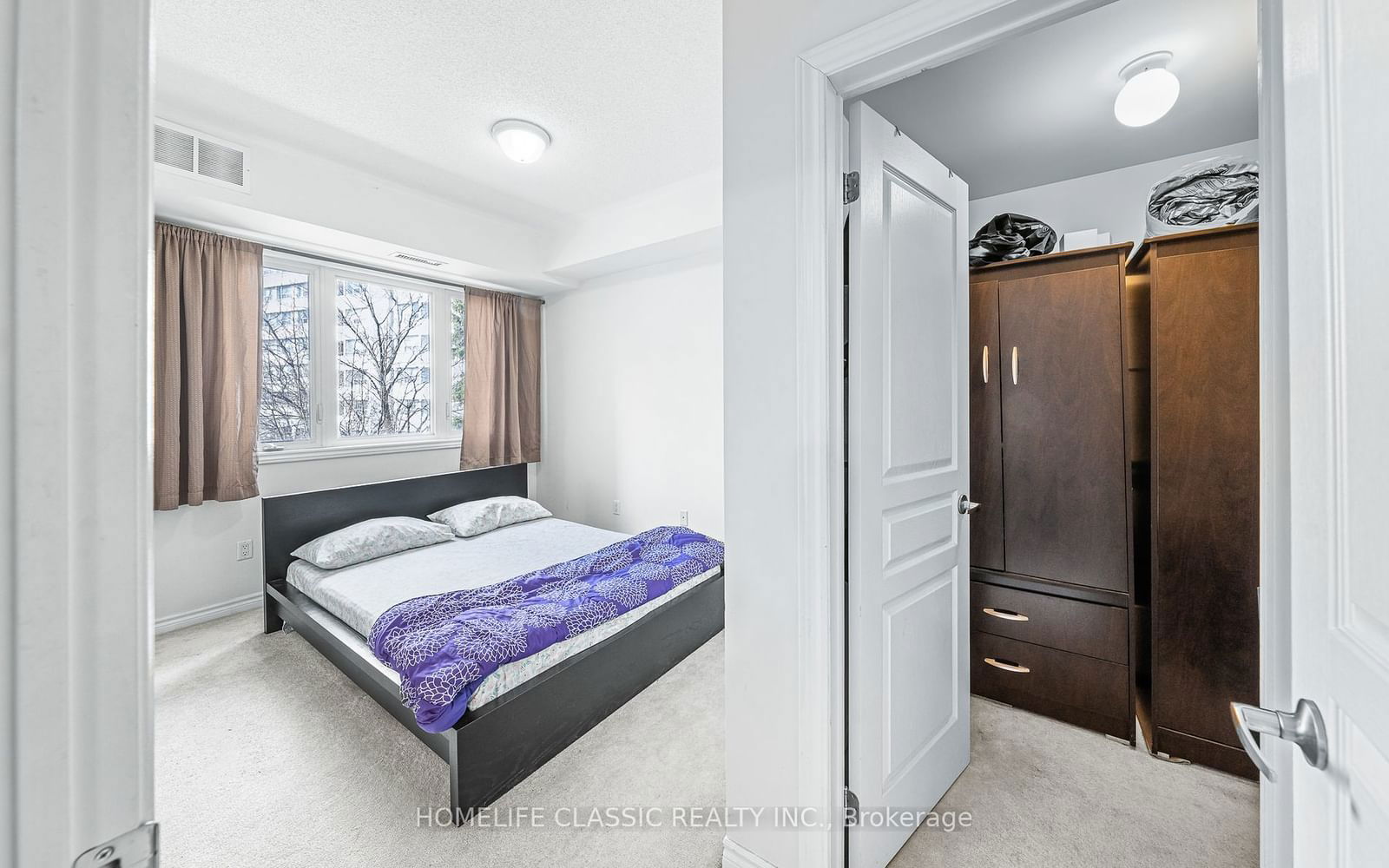 570 Lolita Gdns, unit 203 for sale