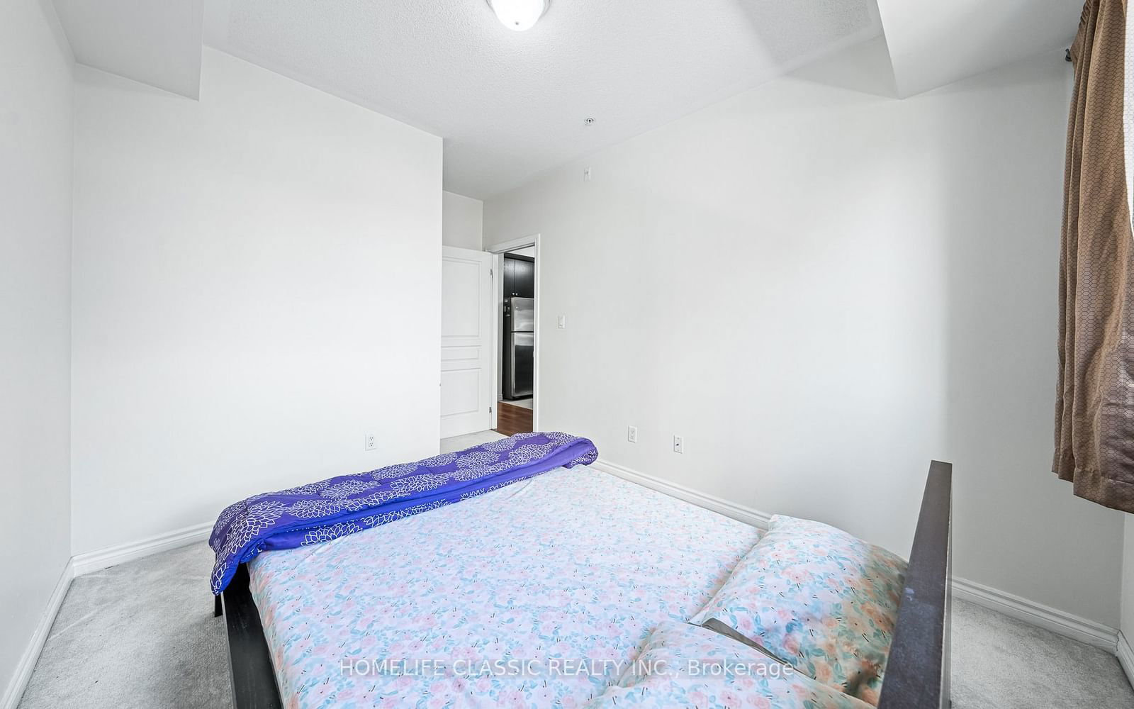 570 Lolita Gdns, unit 203 for sale