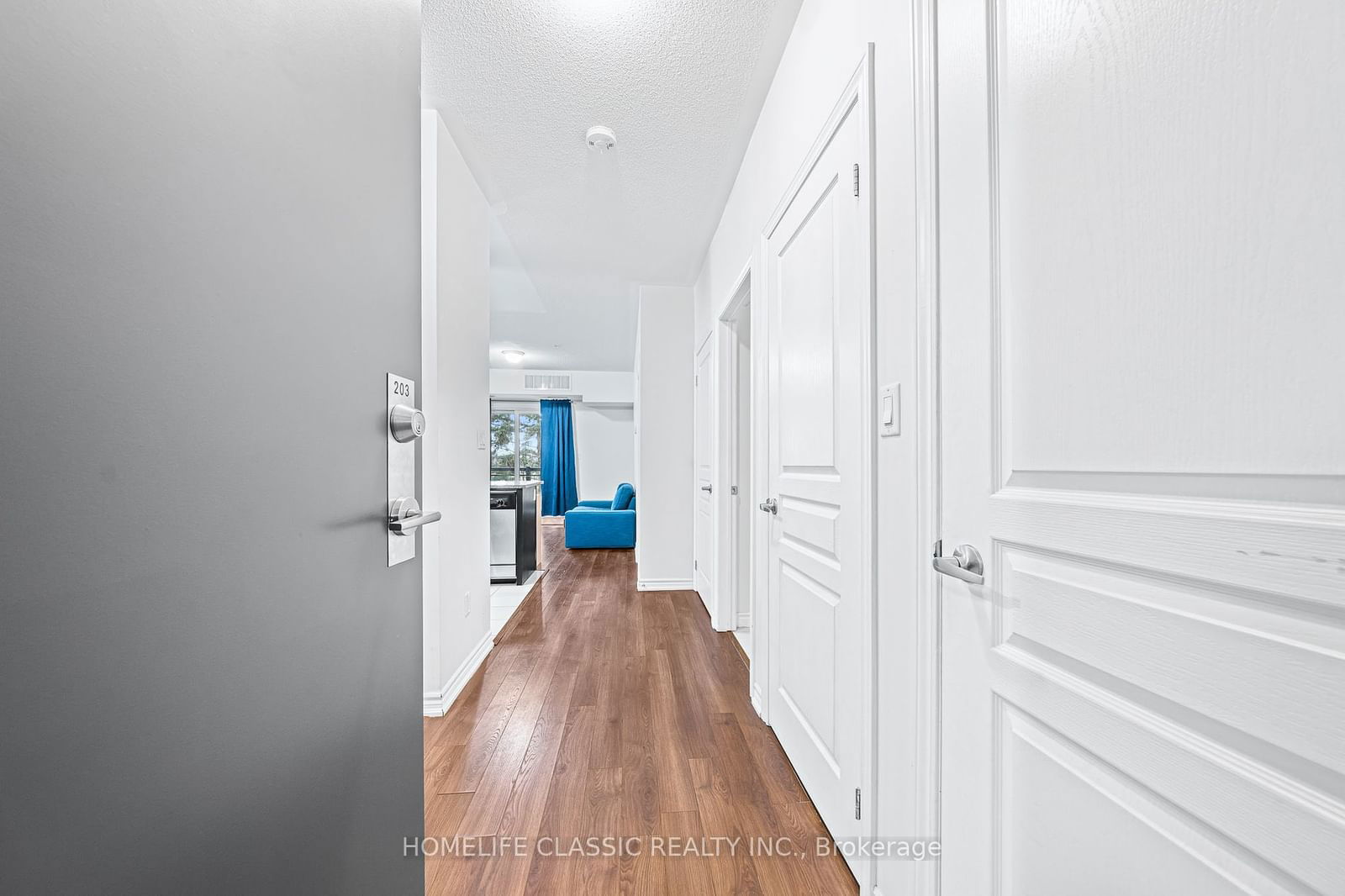 570 Lolita Gdns, unit 203 for sale