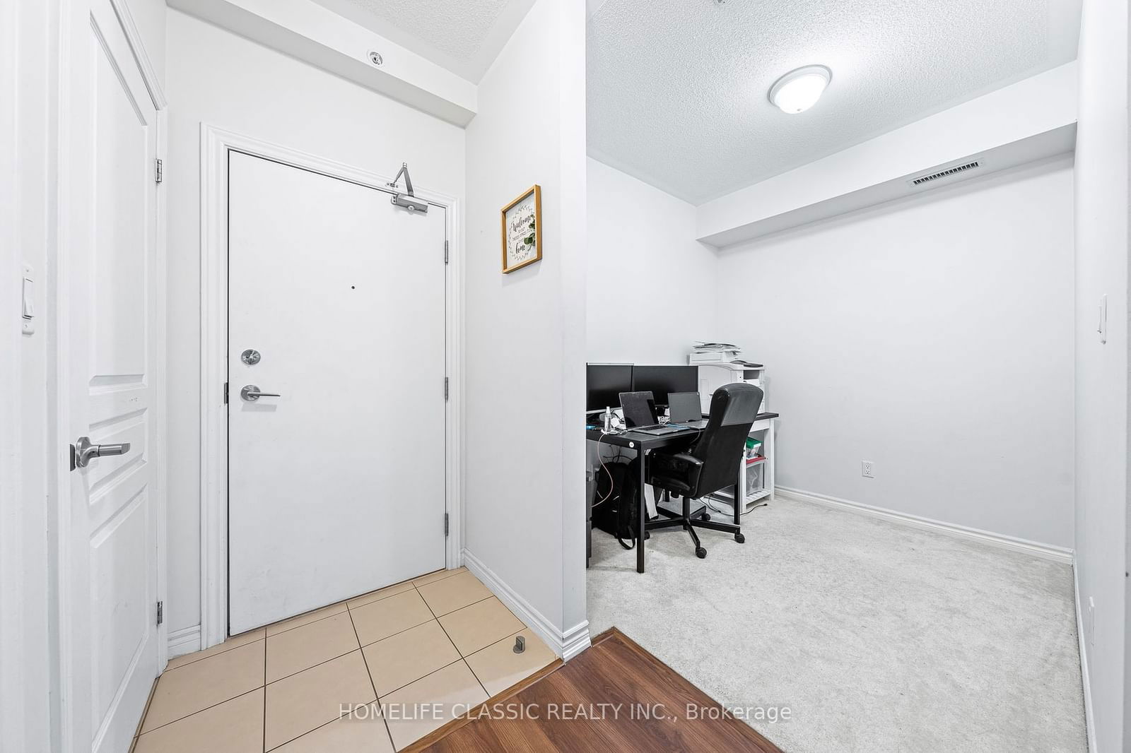 570 Lolita Gdns, unit 203 for sale