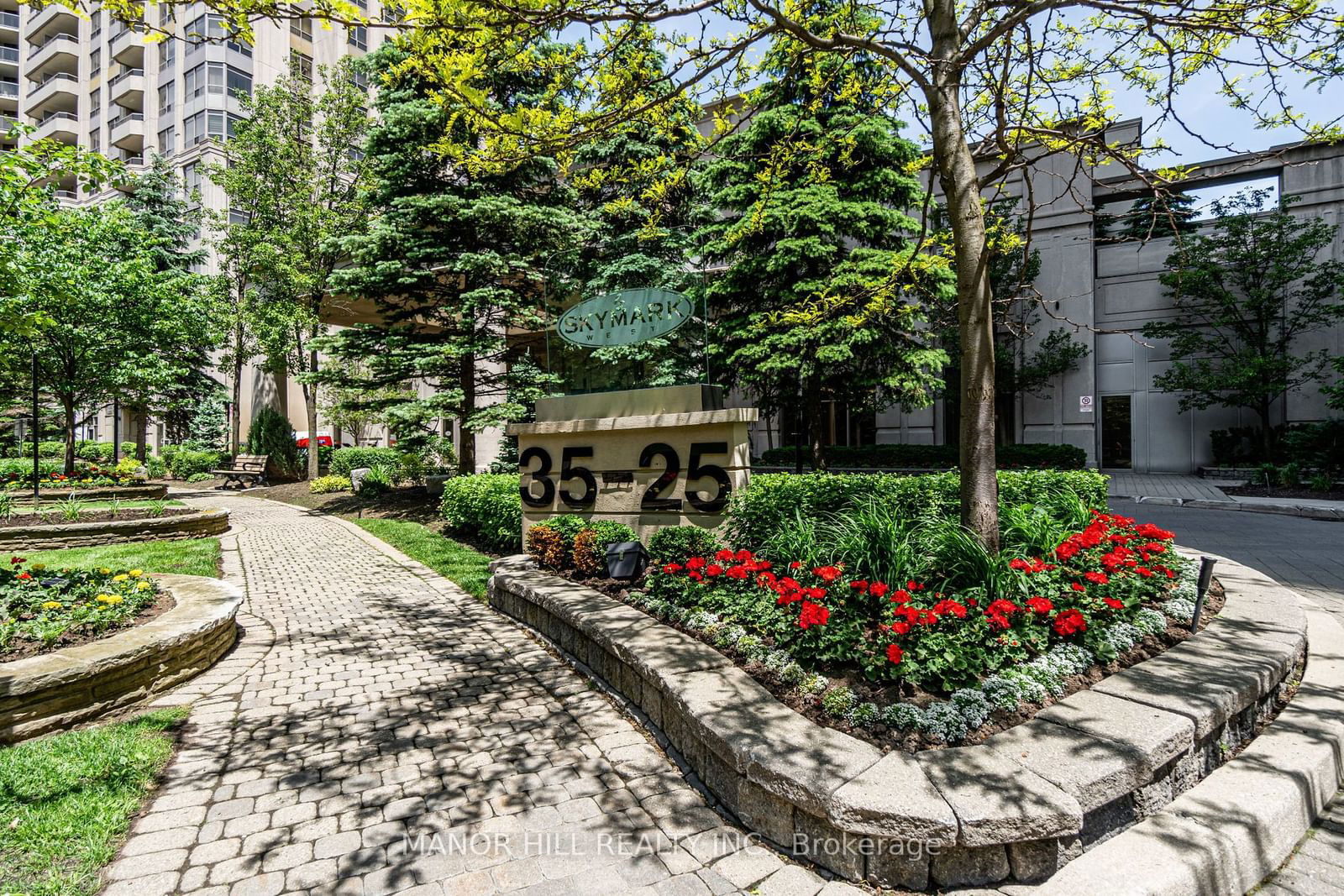 35 Kingsbridge Garden Circ, unit 308 for sale