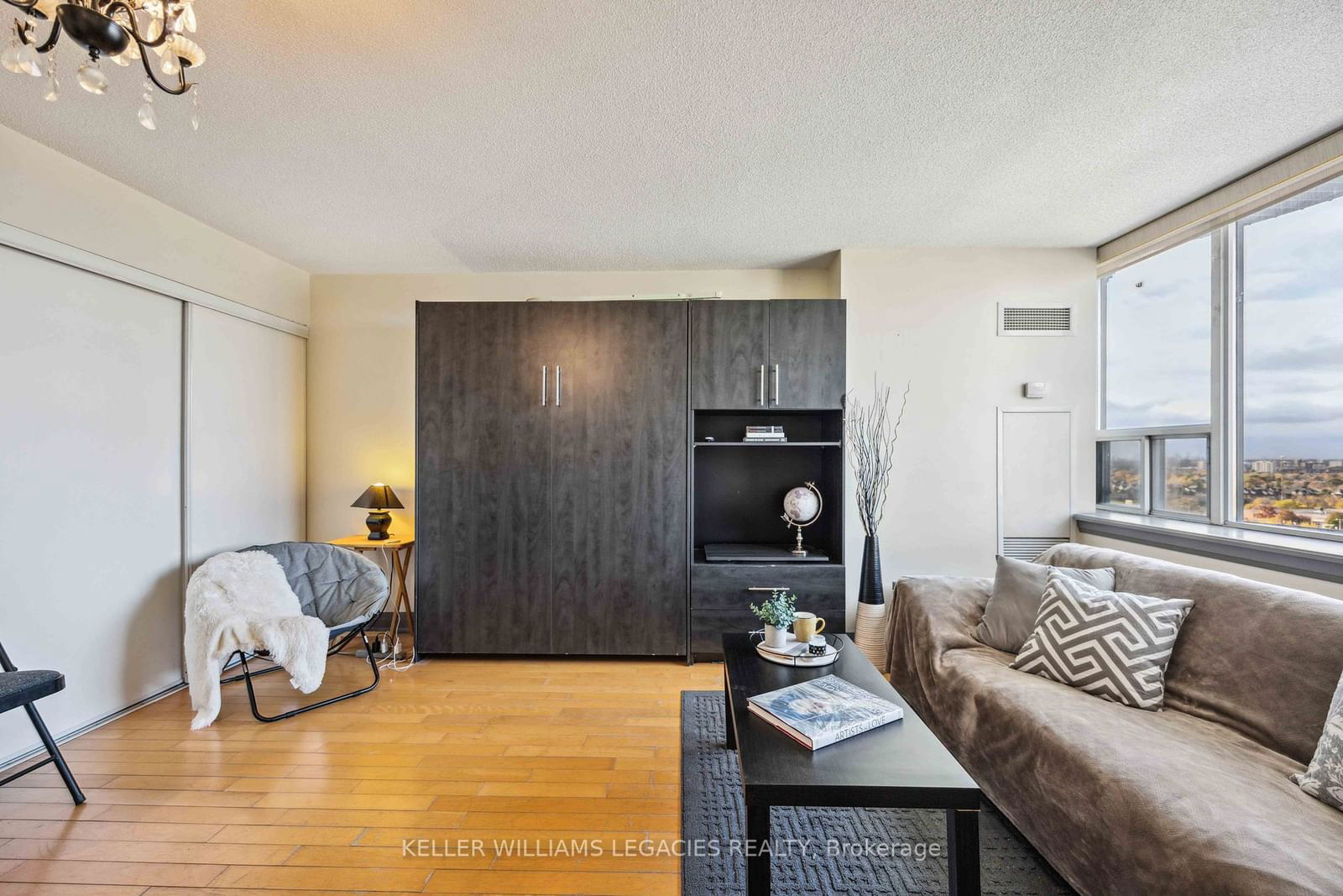 2737 Keele St, unit 821 for sale