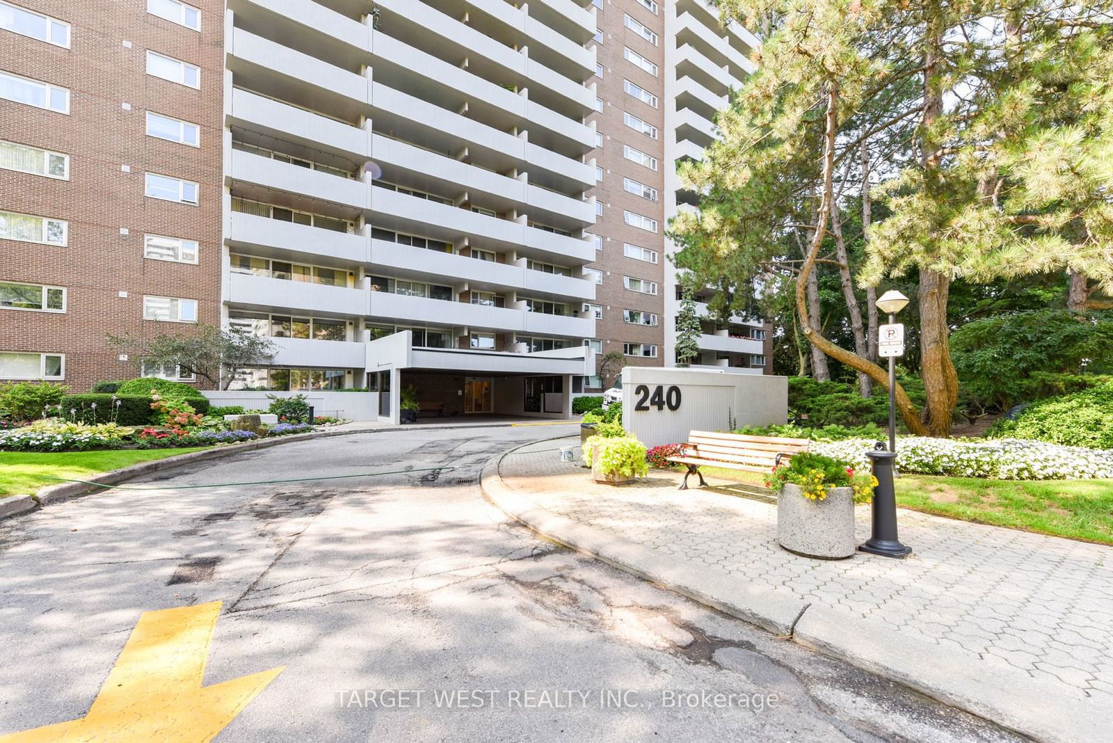 240 Scarlett Rd, unit 1304 for sale