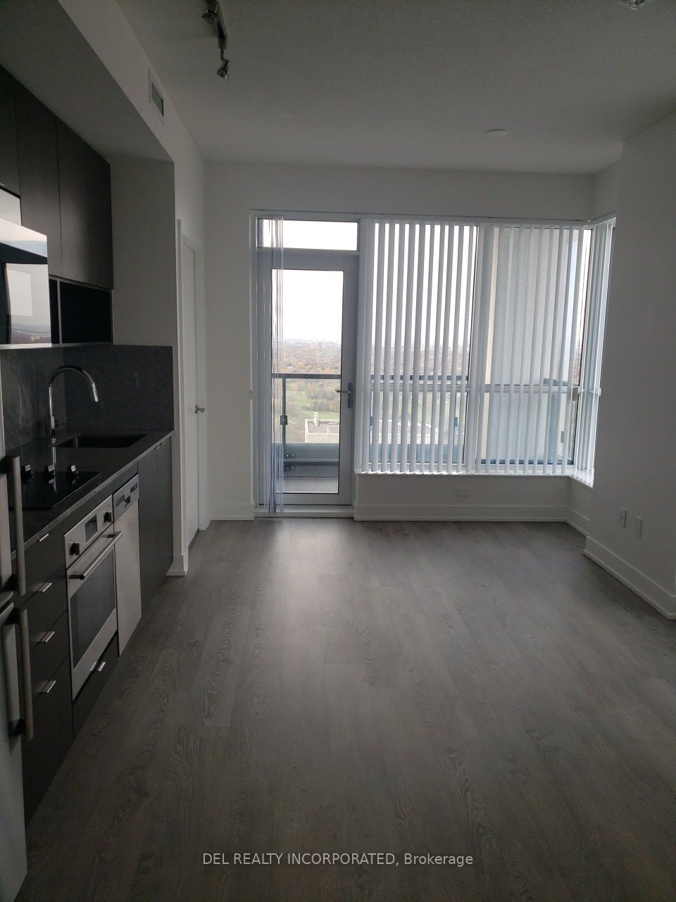 7 Mabelle Ave, unit 3104 for rent