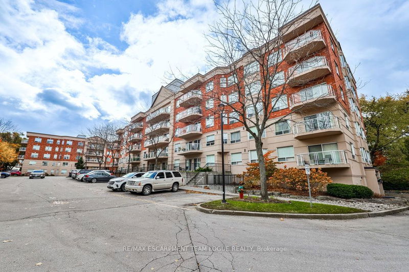 5188 Lakeshore Rd, unit 501 for rent