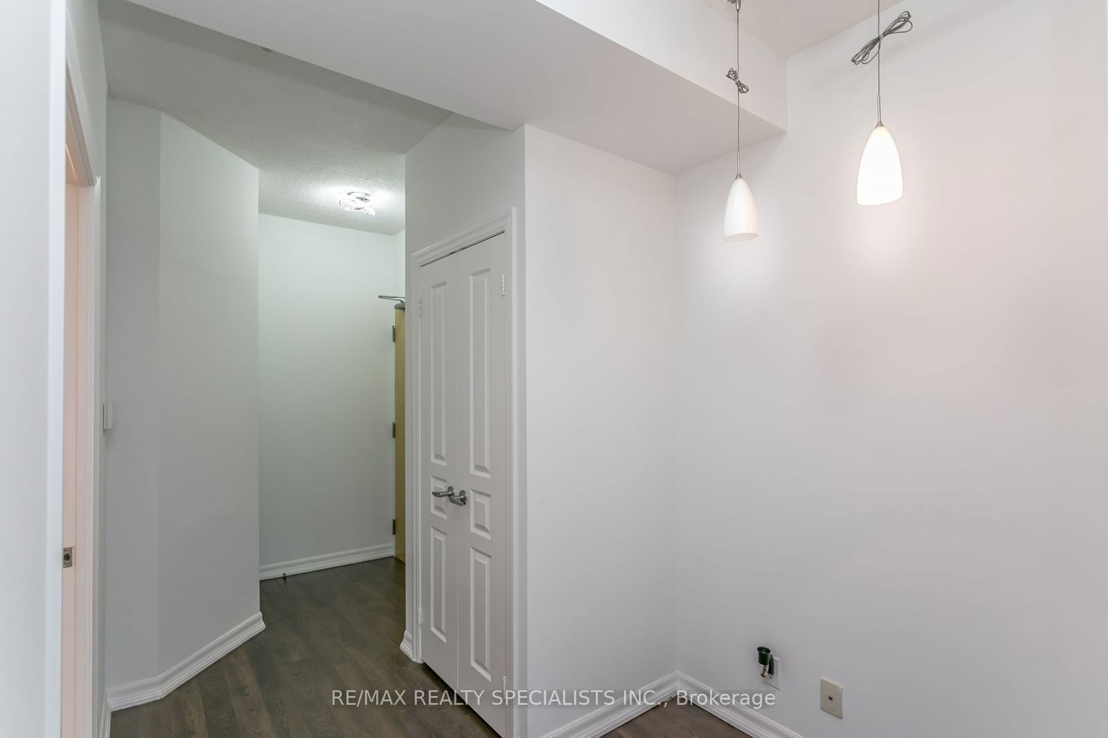 220 Burnhamthorpe Rd, unit 1705 for sale