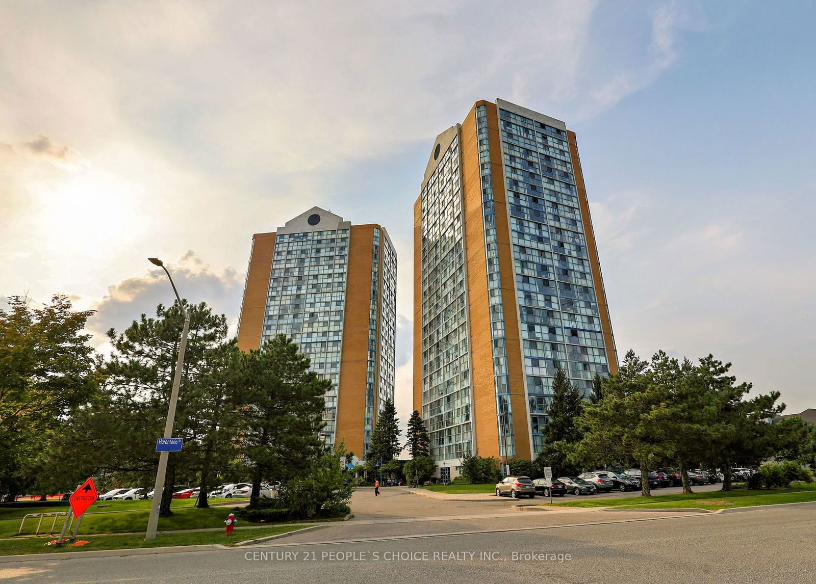 35 Trailwood Dr, unit 411 for sale