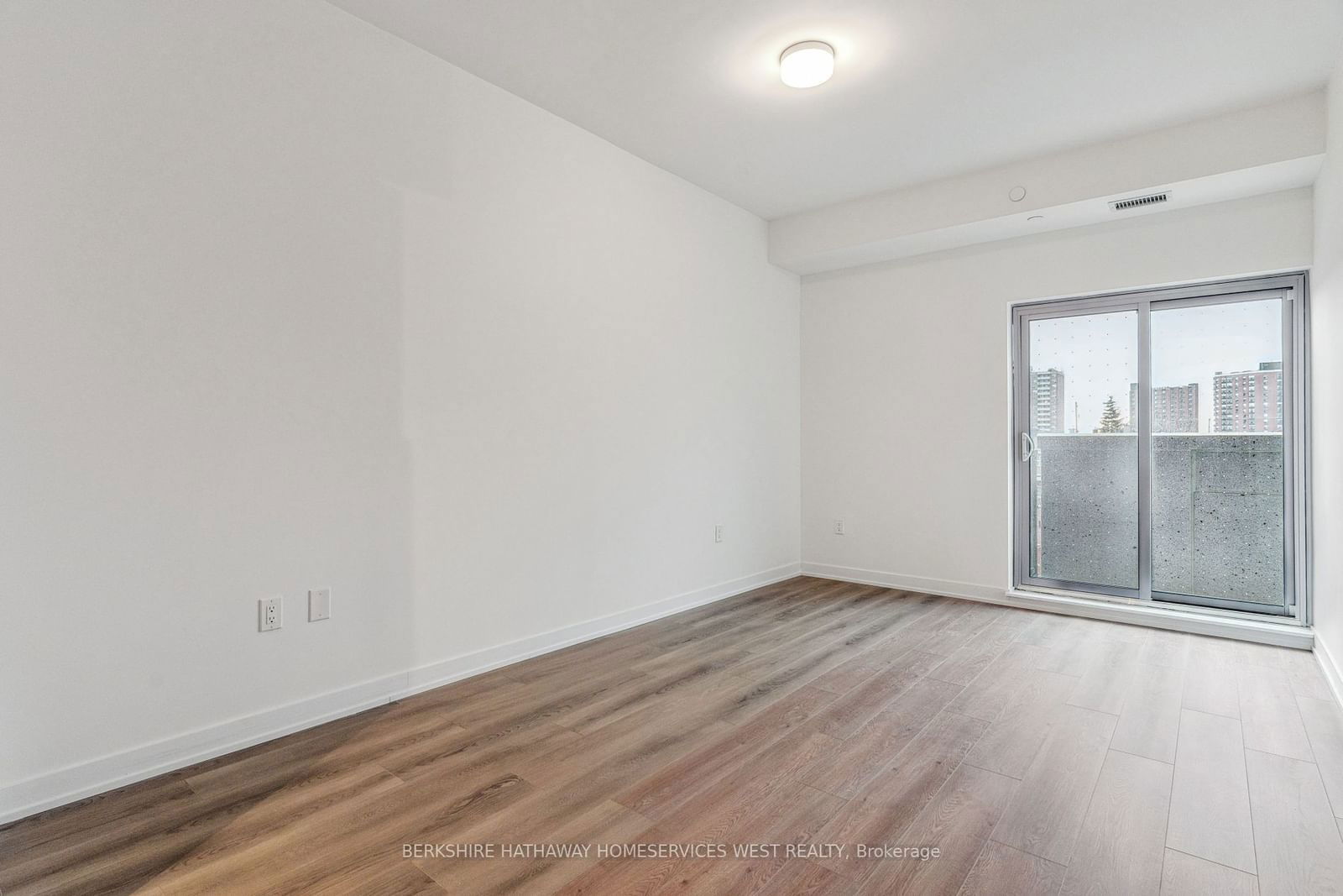 2433 Dufferin St, unit 303 for rent