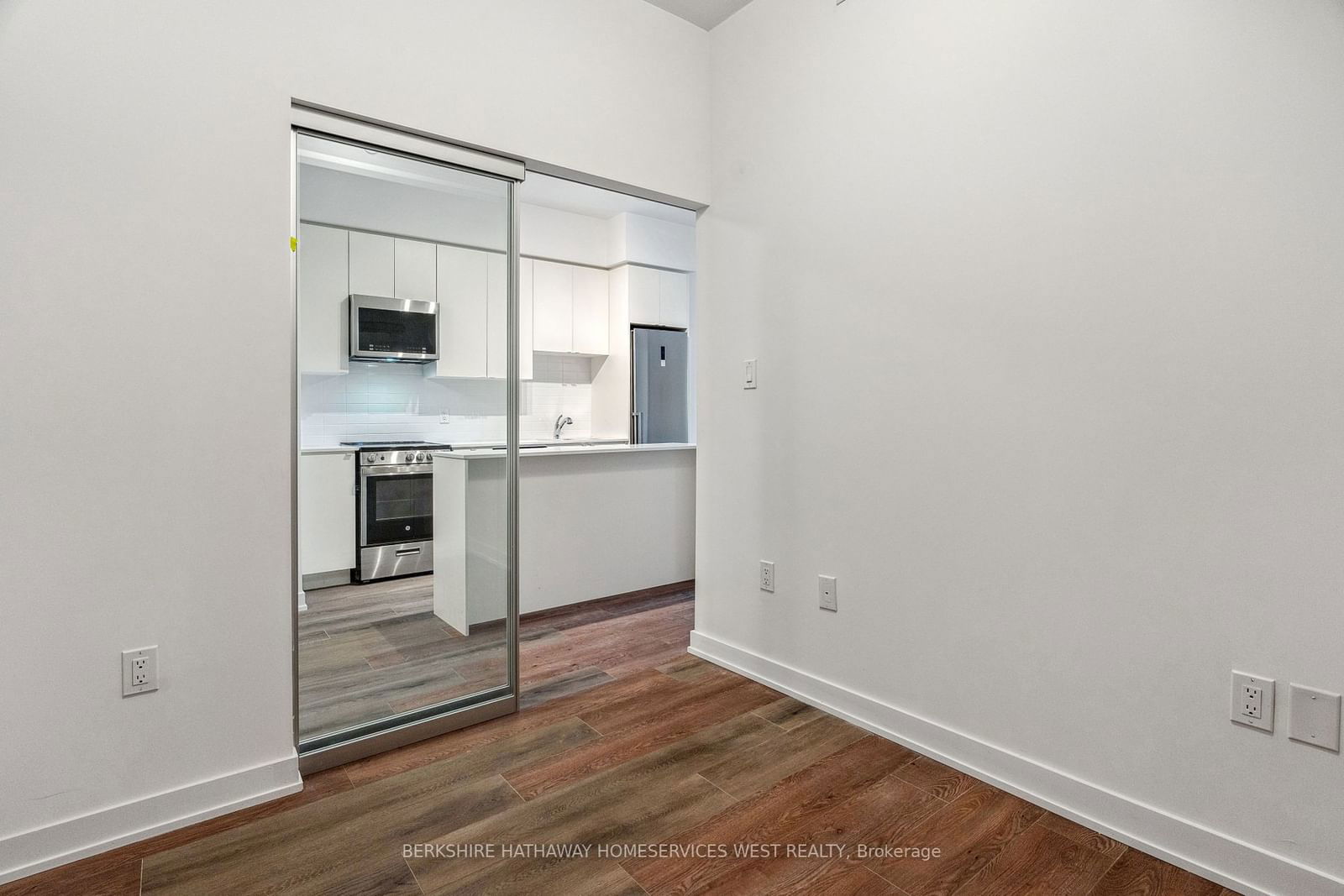 2433 Dufferin St, unit 303 for rent