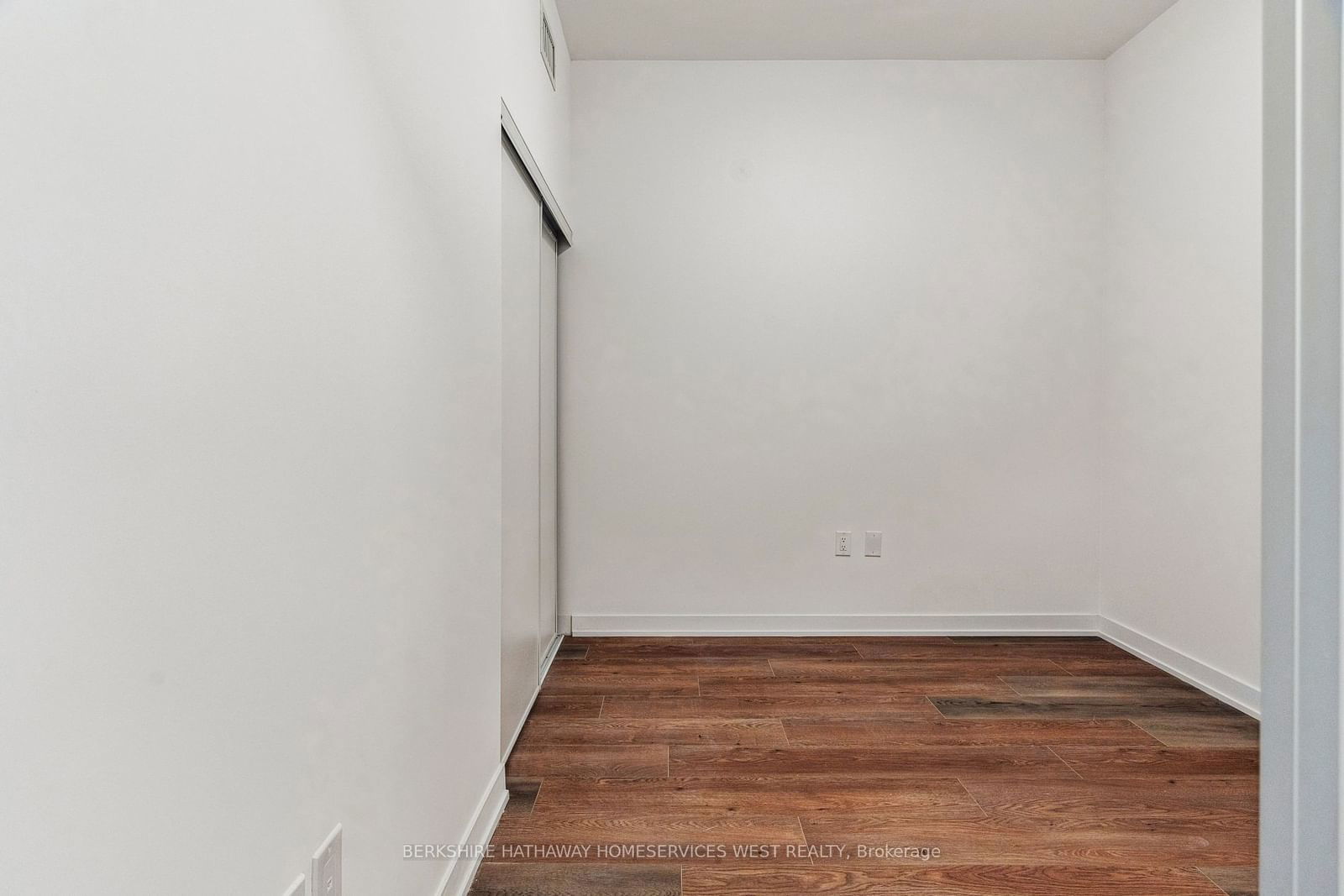 2433 Dufferin St, unit 303 for rent