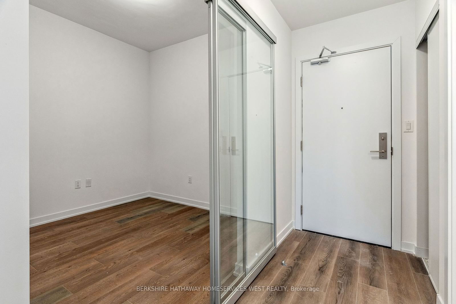 2433 Dufferin St, unit 303 for rent