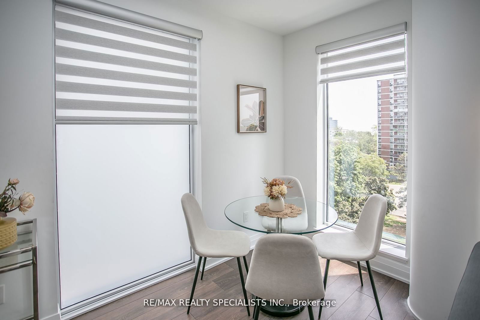 21 PARK St E, unit 719 for sale